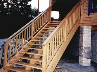 Entrance stairs to the house: requirements, components, materials