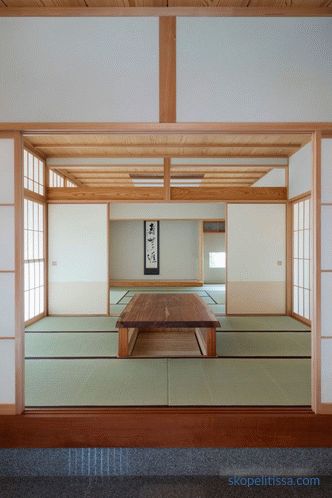 Hiiragi House - U-shaped house in the center of which is a courtyard and family tree