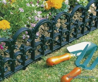 Border for flower beds - photo ideas, how to make a decorative fence for flowers