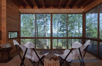 Cottage in a pine forest on a hillside in Montana