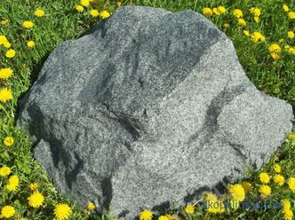 Decorative boulder - a description of the technical properties and functional purpose