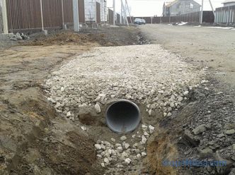 Entering the site through a ditch - solutions to the problem