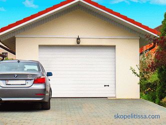 Projects of garages with hozblok (with the economic part): options for buildings