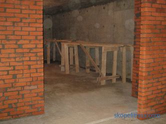 Partitions in a wooden house of timber, interior walls, installation, photo