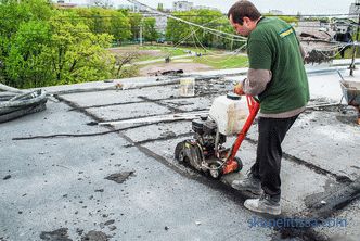 Dismantling of the roll roof, methods, features and process steps, which affects the cost of the roof disassembly