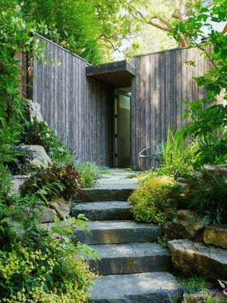 Two mini-cottages as an extension to the house in Mill Valley, California