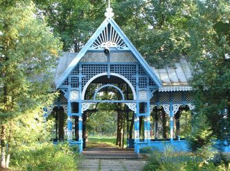 How to paint a gazebo from wood: features of materials and their use