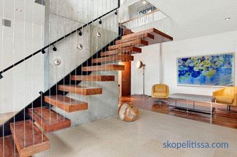 Stairs in a private house to the second floor: the best design projects
