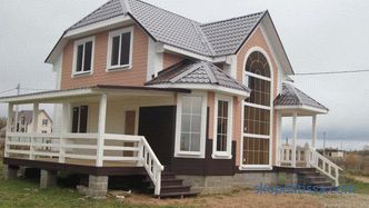 Projects of houses up to 150 m and projects of cottages up to 150 sq. M. m in Russia