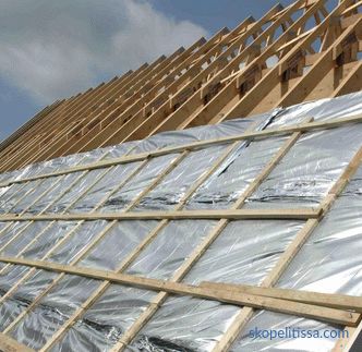 Vapor barrier for the roof: which side and how to properly lay