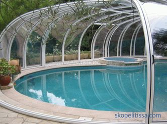 Construction and design of a pool in a country house - how difficult the process is and how to cope with it